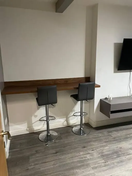Lovely Three Bedroom Upper Villa Edinburgh
