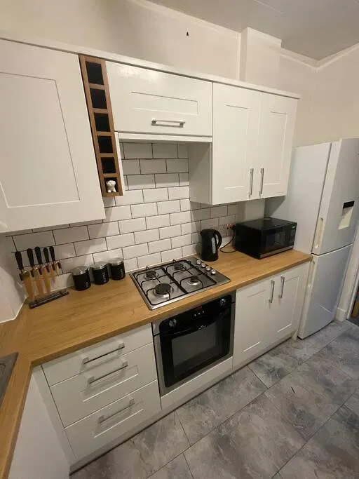 Lovely Three Bedroom Upper Villa Edinburgh 0*,  United Kingdom