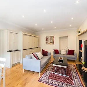 Self Catering , Centre With Parking Edinburgh