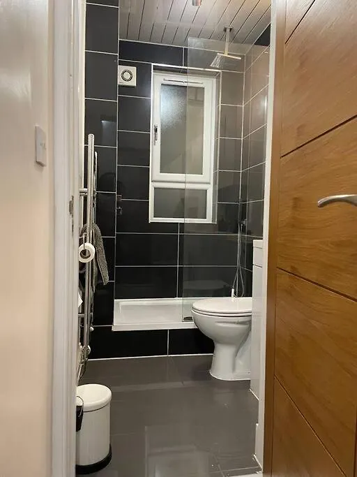 Lovely Three Bedroom Upper Villa Edinburgh 0*,