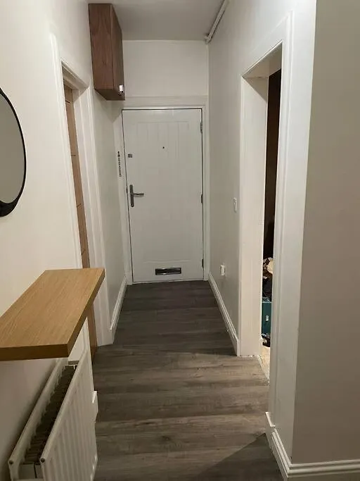 Lovely Three Bedroom Upper Villa Edinburgh 0*,